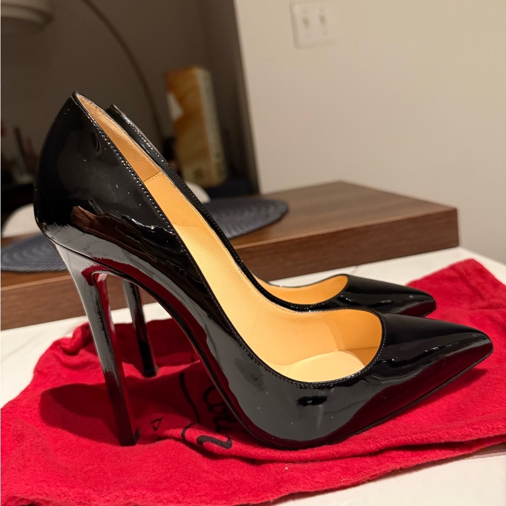 Christian Louboutin So Kate in Black Patent leather